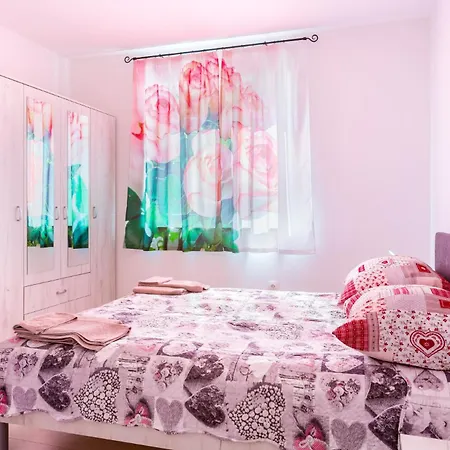 Irina - A5 First Floor - Mpolo Apartman *