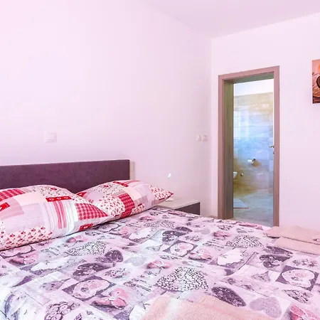 Apartment Irina - A5 First Floor - Mpolo *