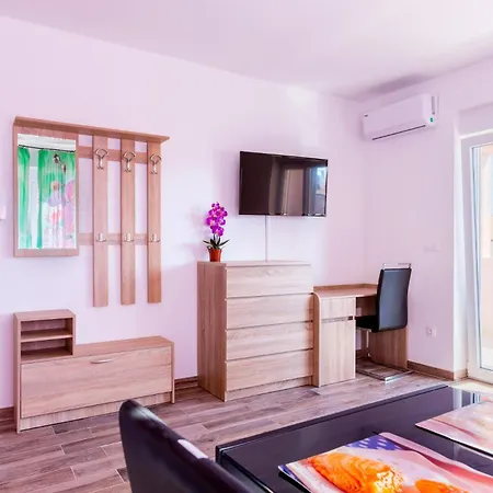 Apartment Irina - A5 First Floor - Mpolo Medulin
